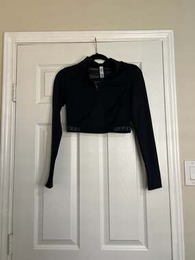 Savage X Fenty Sport Power Mesh Half-Zip Cropped Long-Sleeve Top